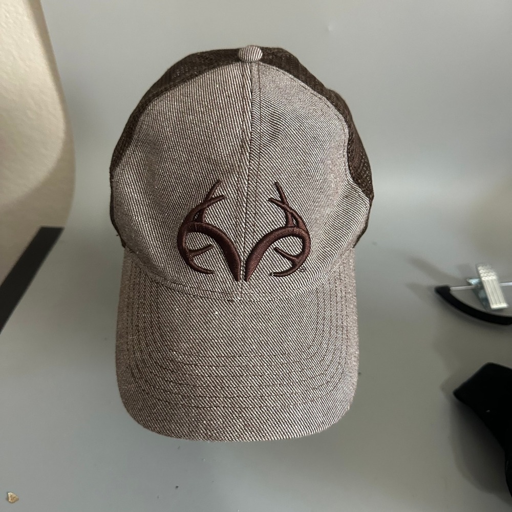 Realtree Outfitters Brown Tan Mesh Trucker Hat Snapback Antler Logo RN133209